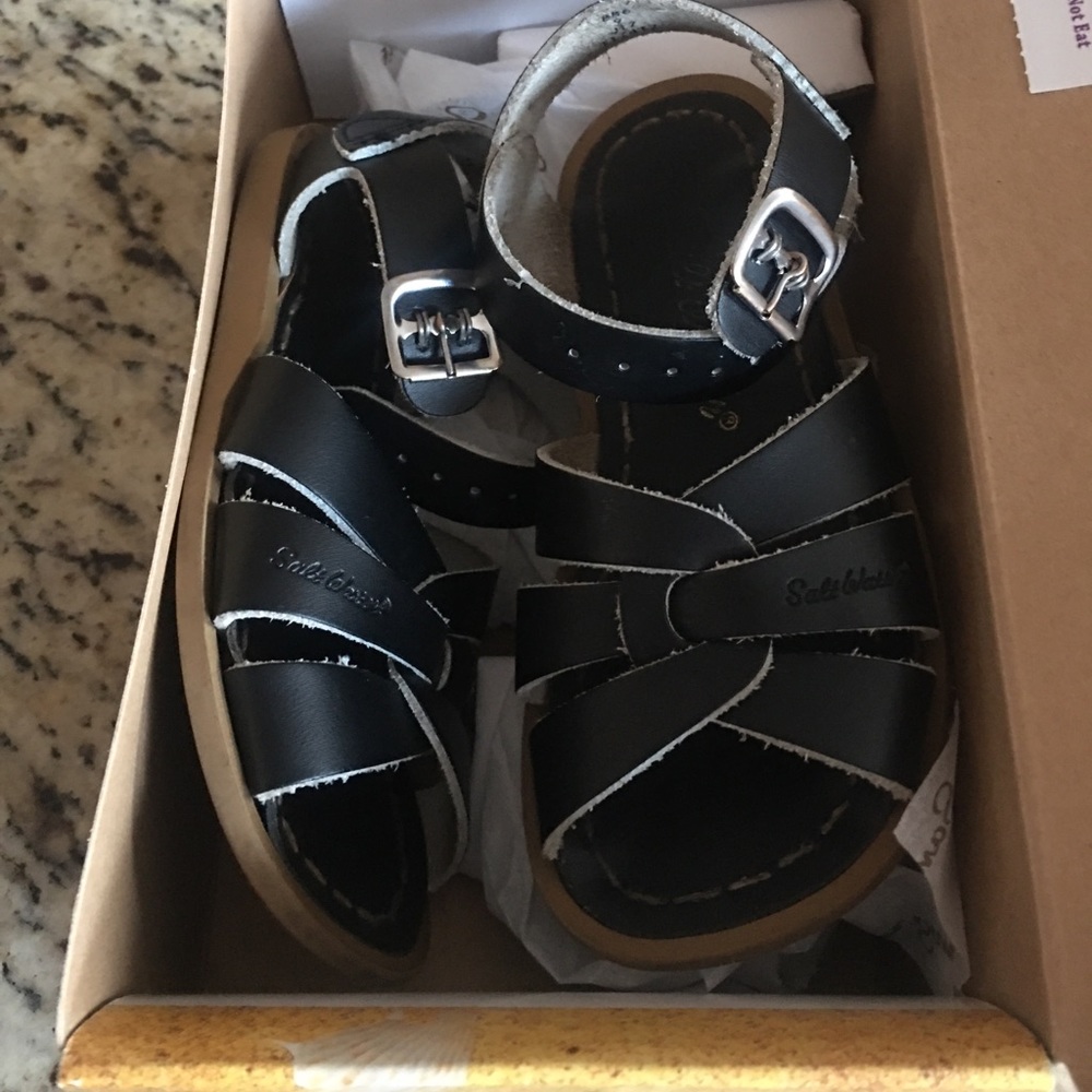 Salt Water sandals size 9 (Black)
